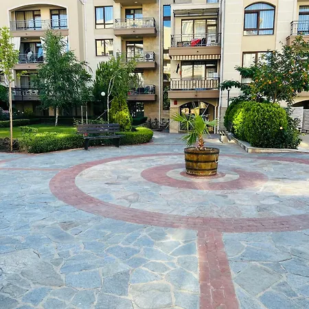 Sorrento E 24 アパート