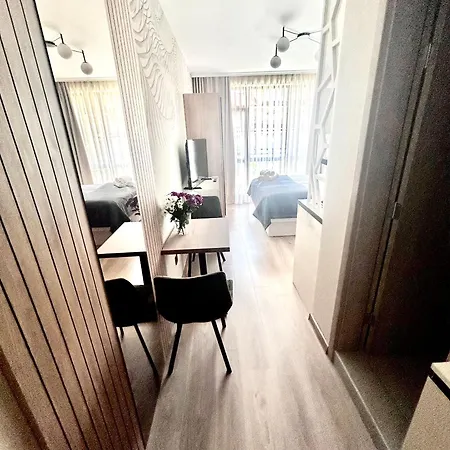 Sorrento E 24 アパート *